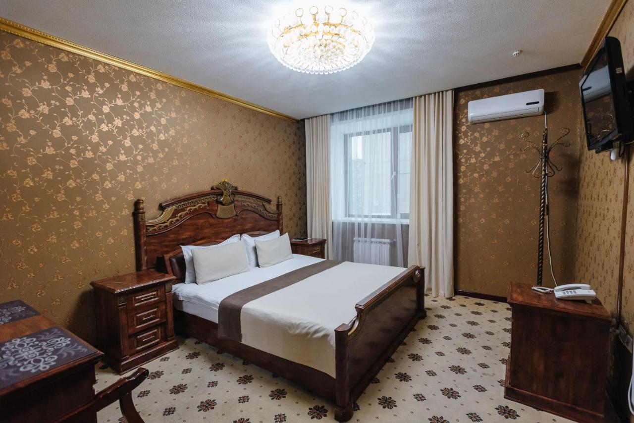 Altyn Adam Hotel Petropavlovsk Exterior foto