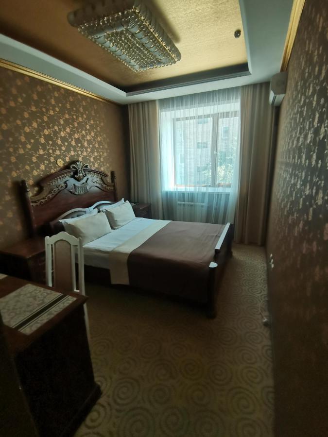 Altyn Adam Hotel Petropavlovsk Exterior foto