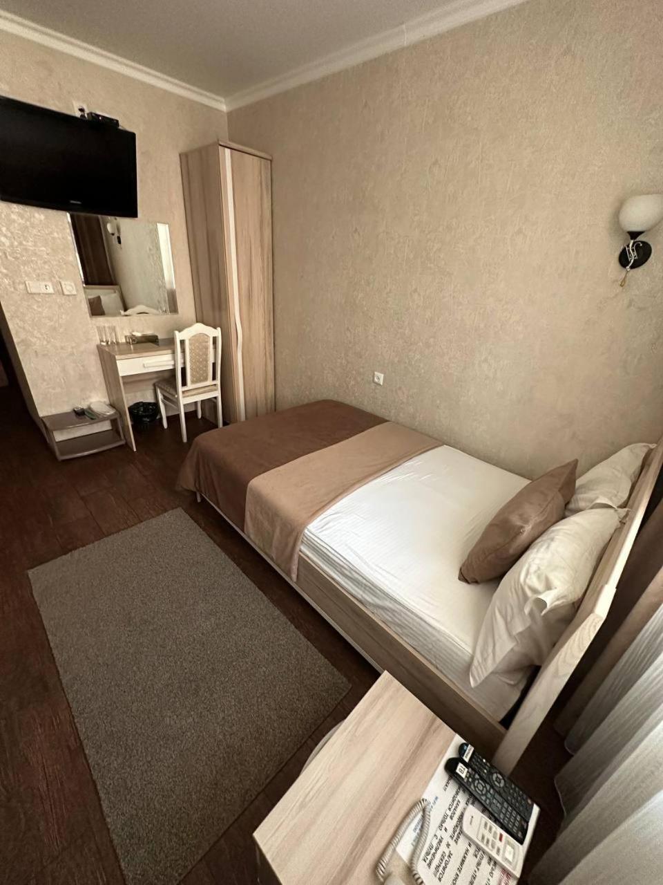 Altyn Adam Hotel Petropavlovsk Exterior foto