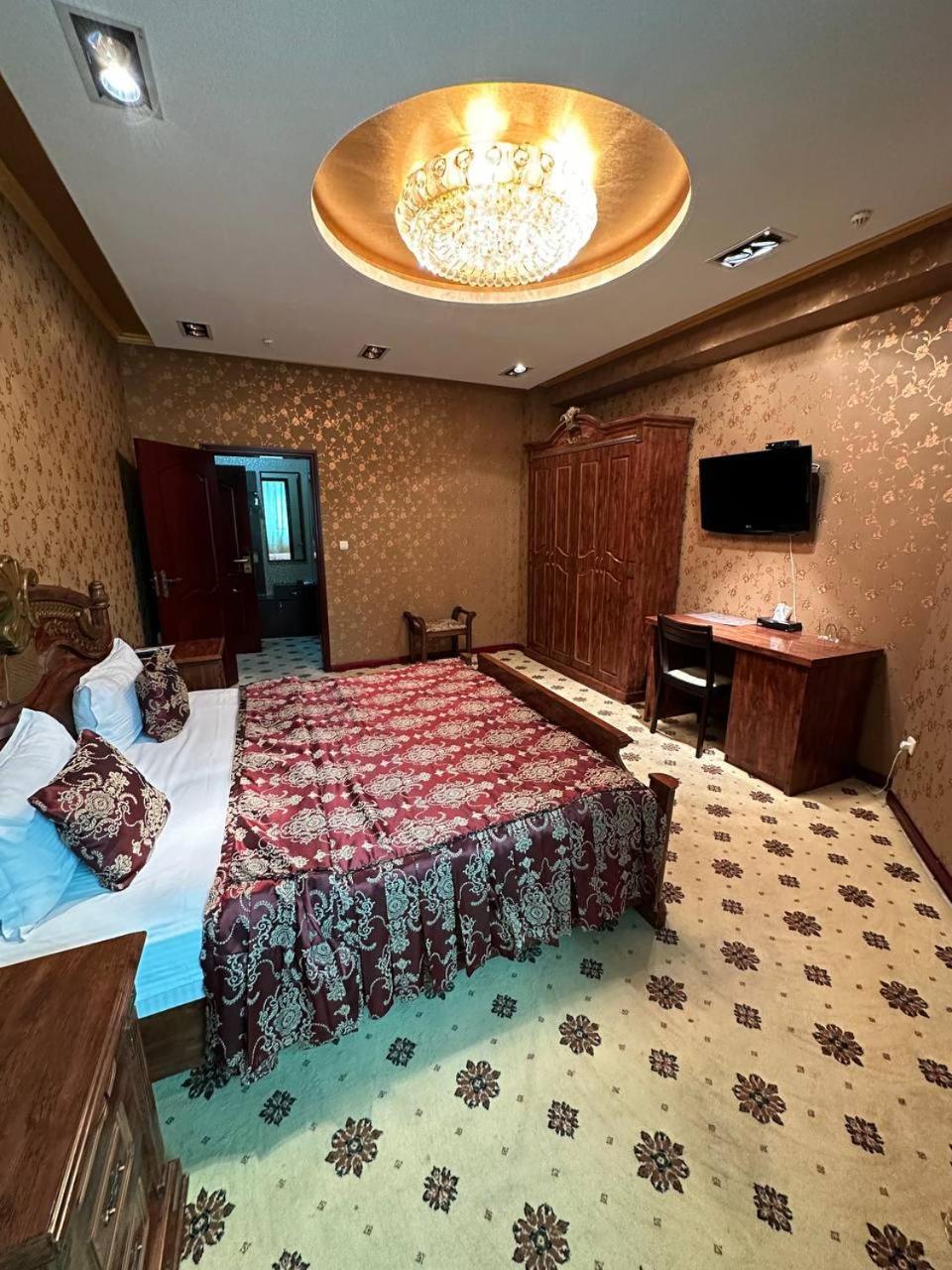 Altyn Adam Hotel Petropavlovsk Exterior foto