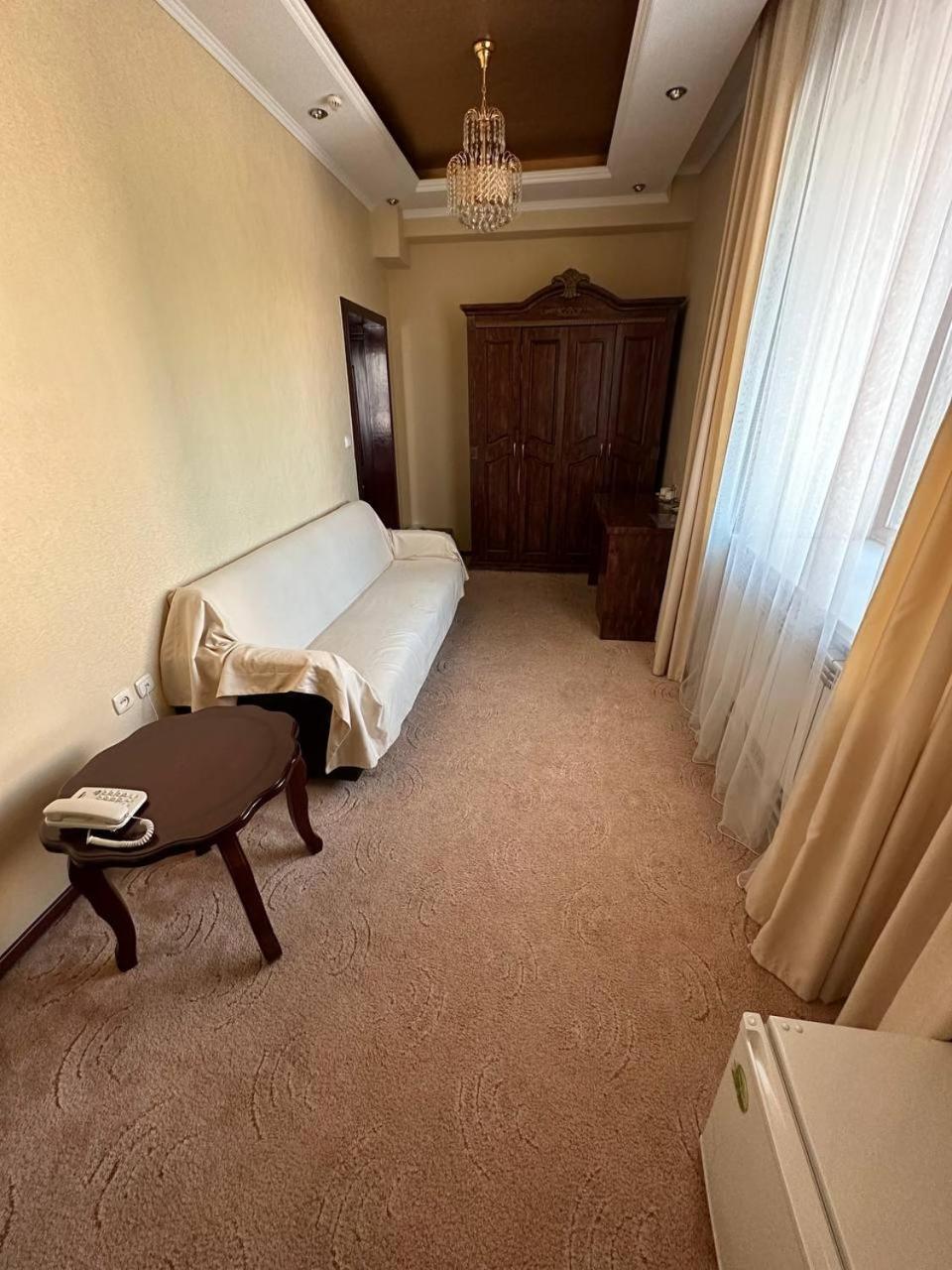 Altyn Adam Hotel Petropavlovsk Exterior foto