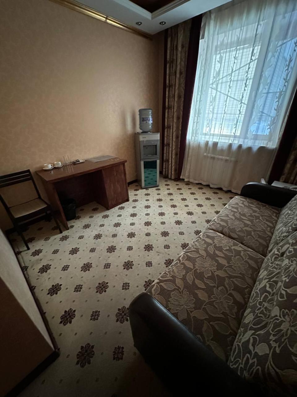 Altyn Adam Hotel Petropavlovsk Exterior foto