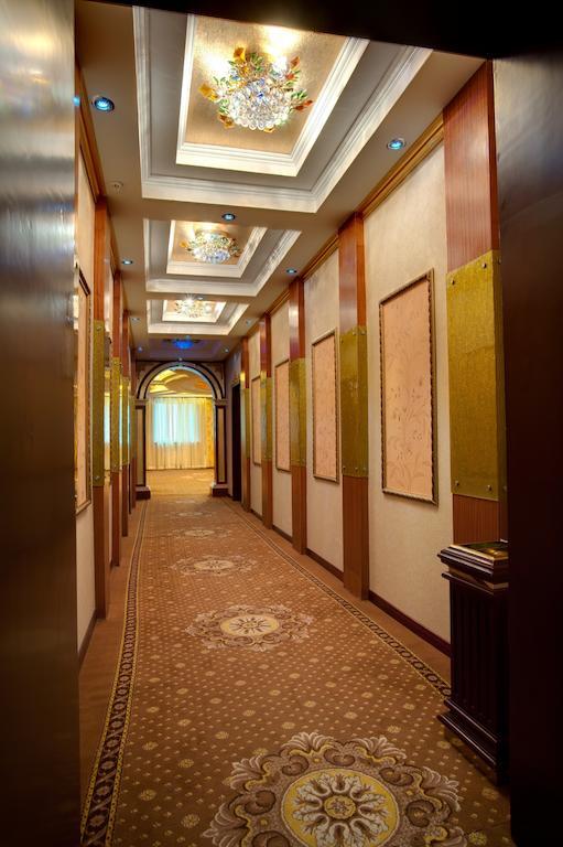 Altyn Adam Hotel Petropavlovsk Exterior foto